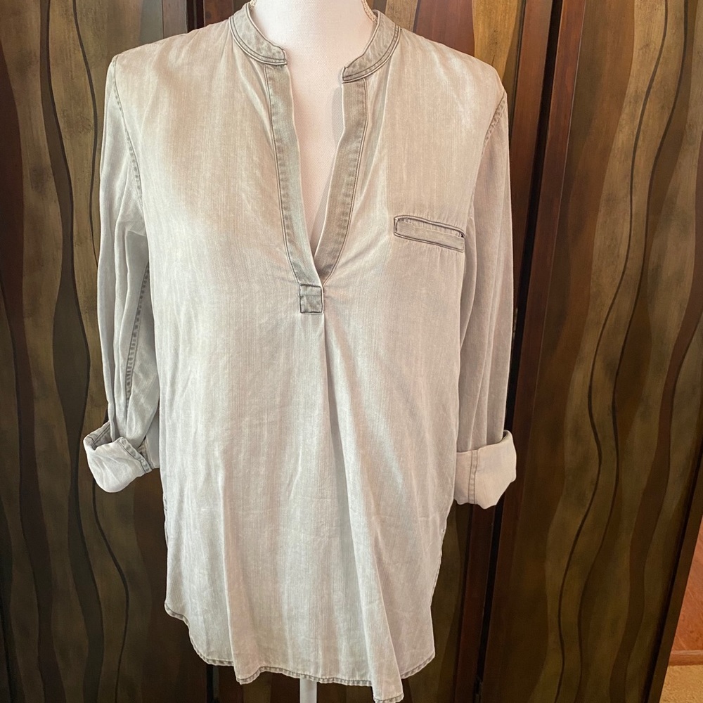 Gap Light Grey Top